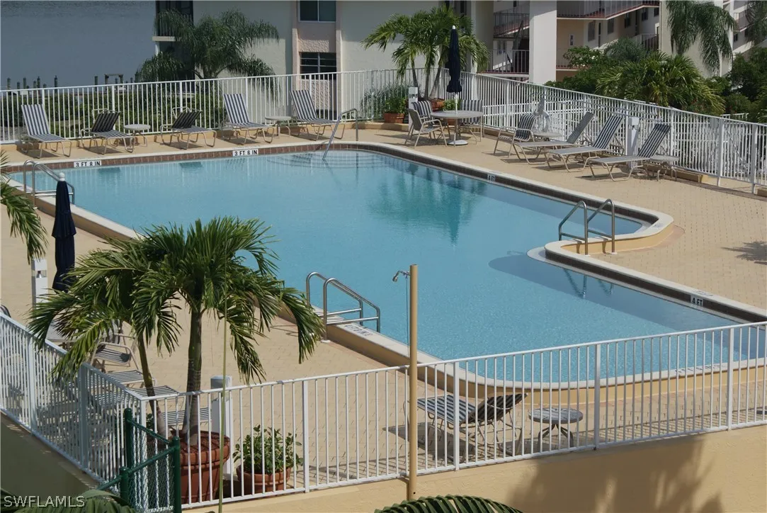 Naples, Florida 34102, United States, 2 Bedrooms Bedrooms, ,2 BathroomsBathrooms,Residential,Active,138566