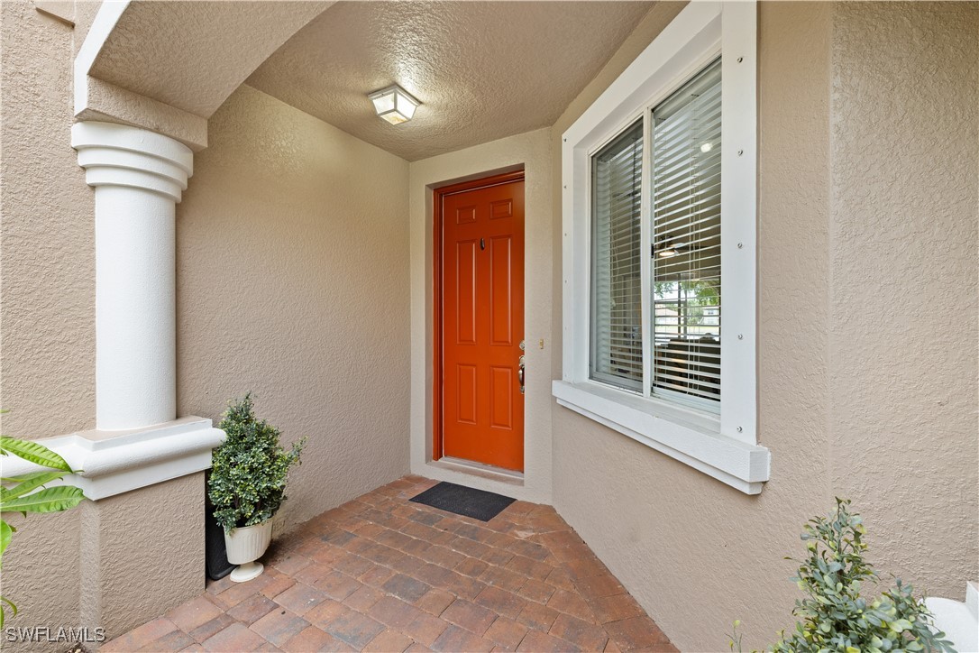 3342 Antica Street