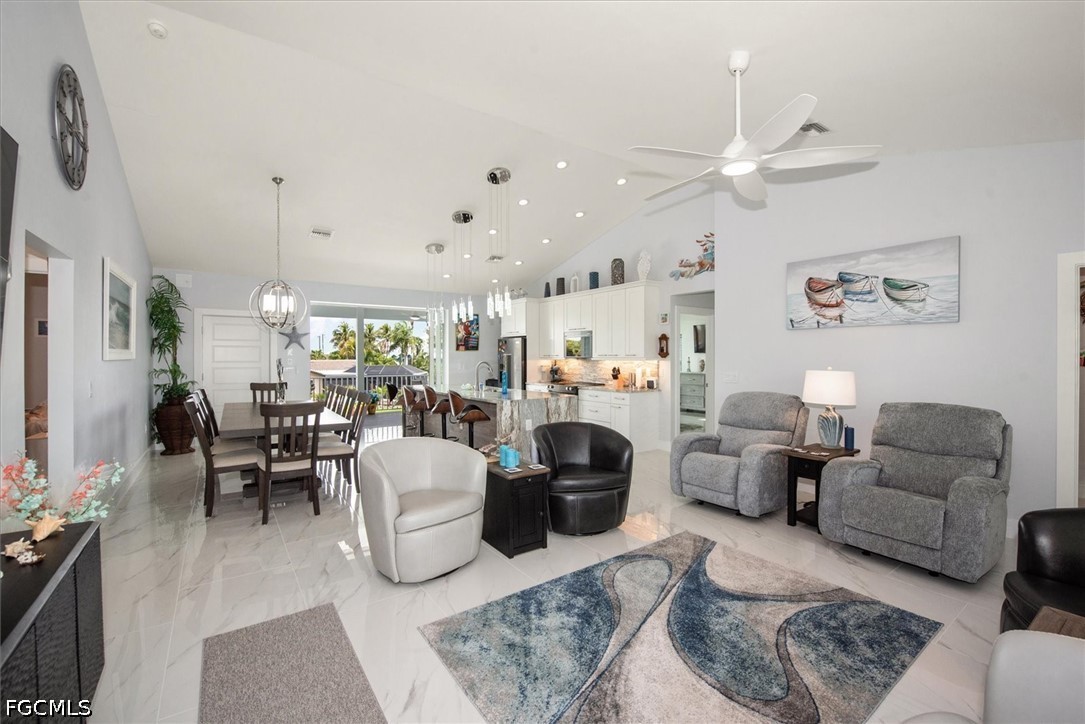 5545 Avenida Pescadora