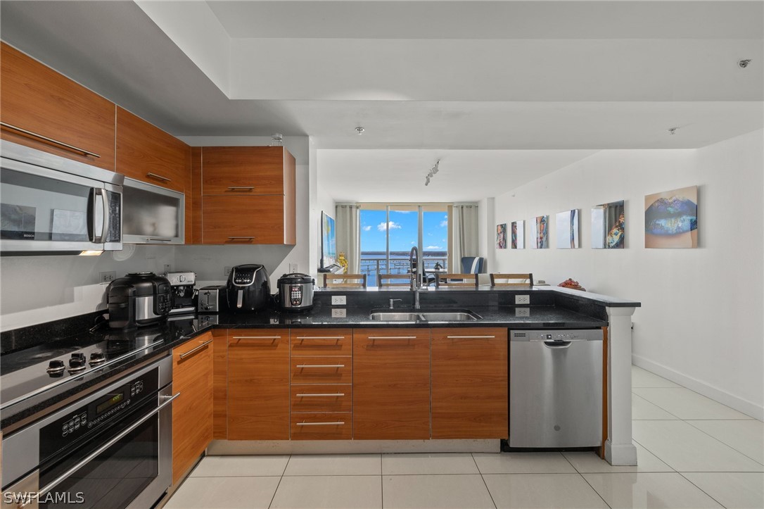 3000 Oasis Grand Boulevard 3002