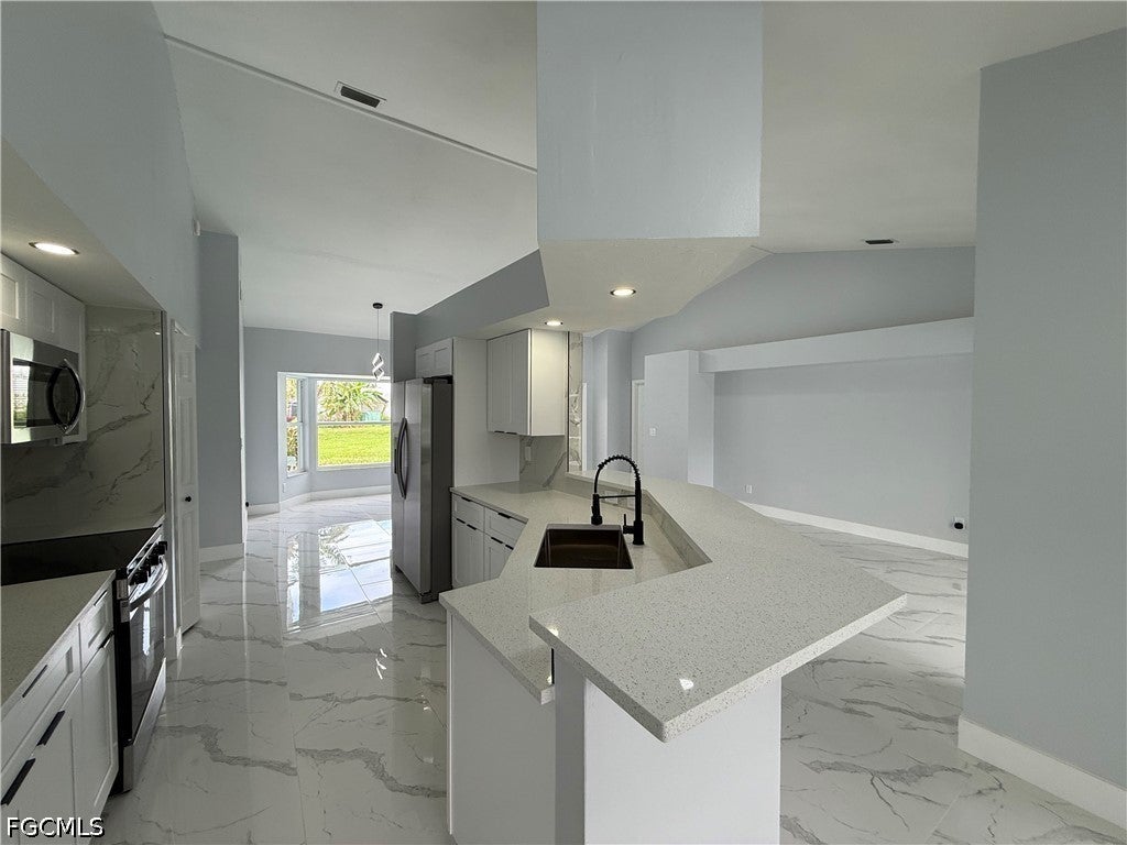 2401 Fisher Court