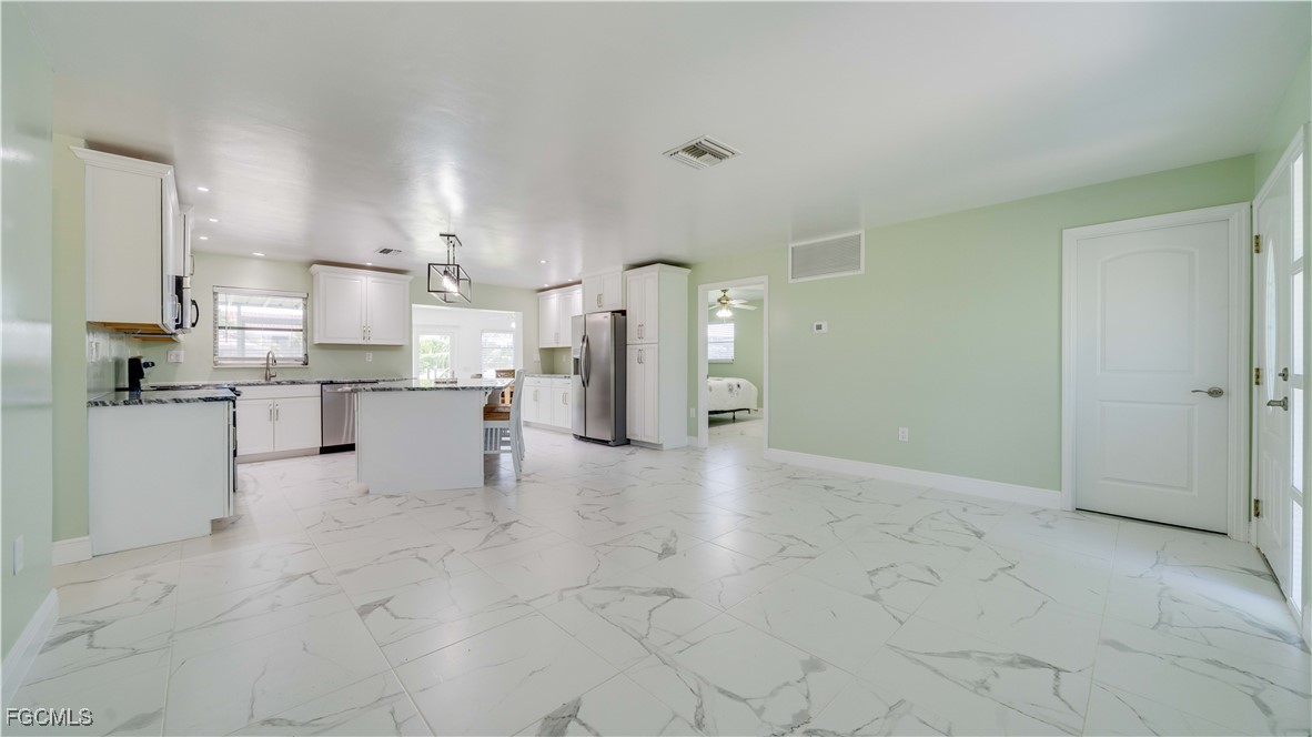 2708 Mangrove Street