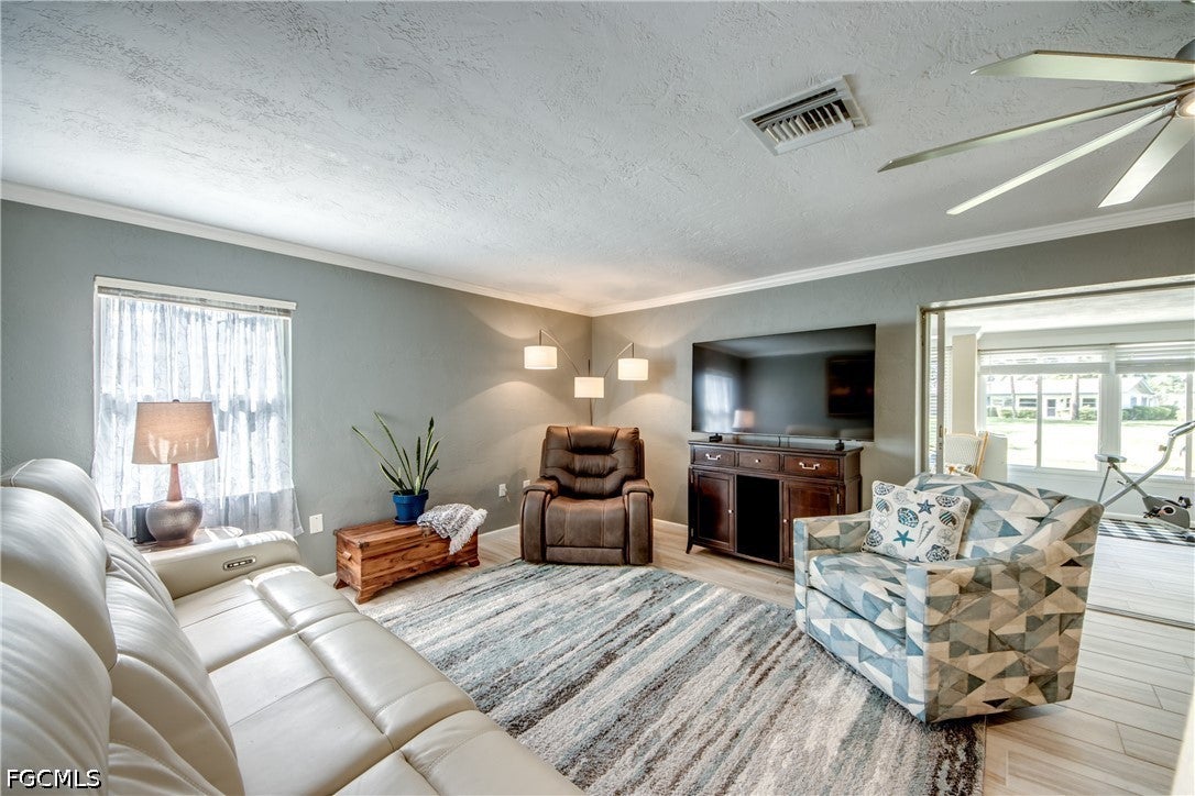 5574 Hamlet Lane