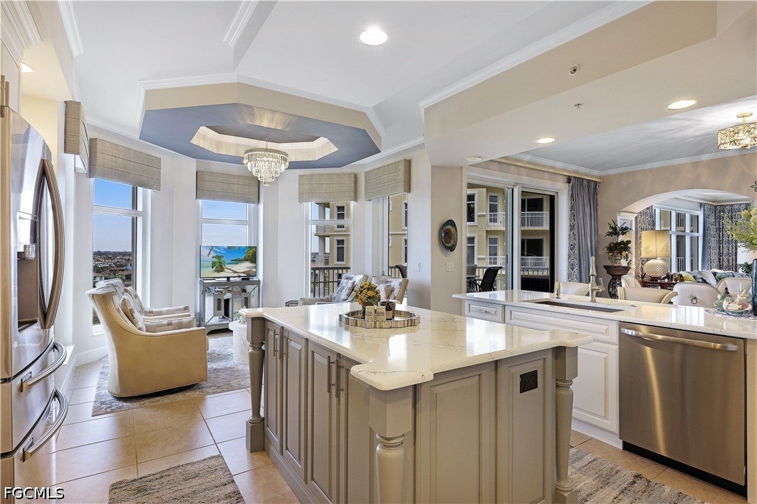6081 Silver King Boulevard 501