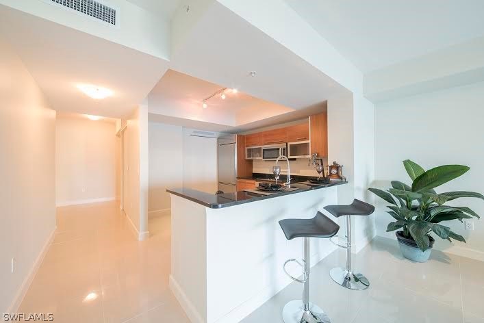 3000 Oasis Grand Boulevard 2803