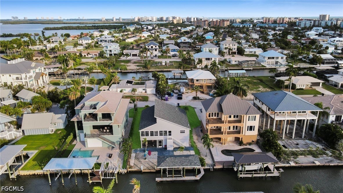 261 Egret Street