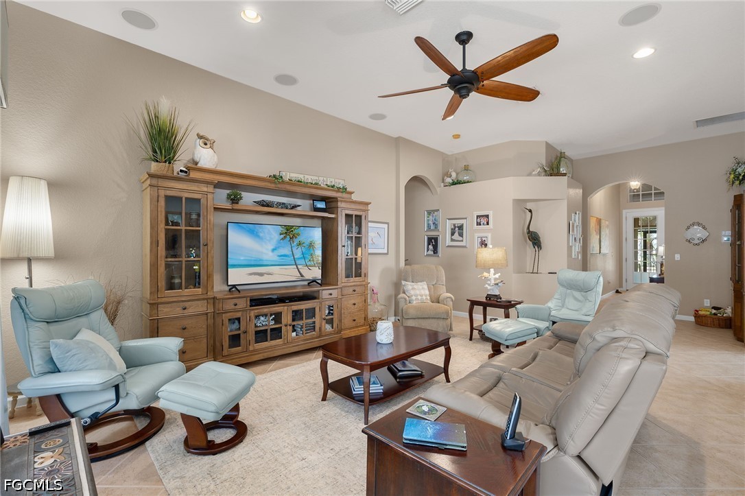 8872 King Henry Court