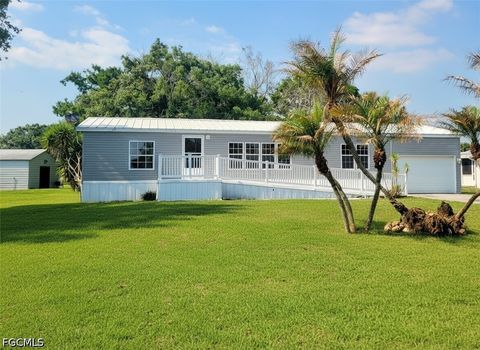 1047 Mayford Lake Road Moore Haven FL 33471