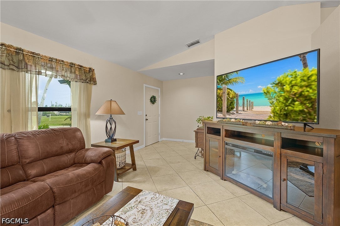 11553 Oakland Drive