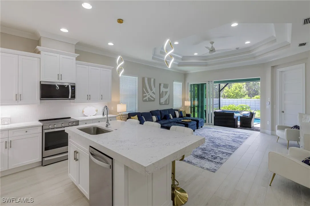 Naples, Florida 34112, United States, 2 Bedrooms Bedrooms, ,2 BathroomsBathrooms,Residential,Active,205552