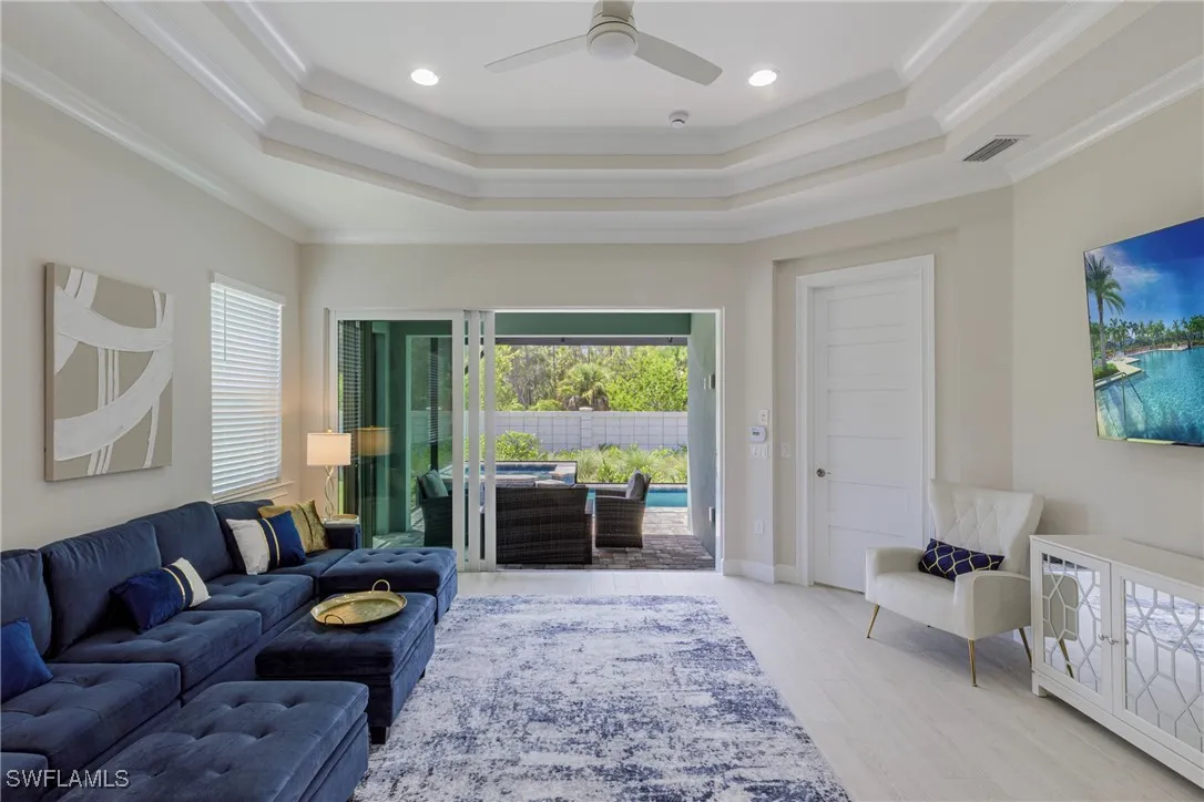 Naples, Florida 34112, United States, 2 Bedrooms Bedrooms, ,2 BathroomsBathrooms,Residential,Active,205552