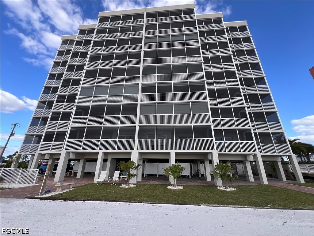 500 Estero Boulevard 195