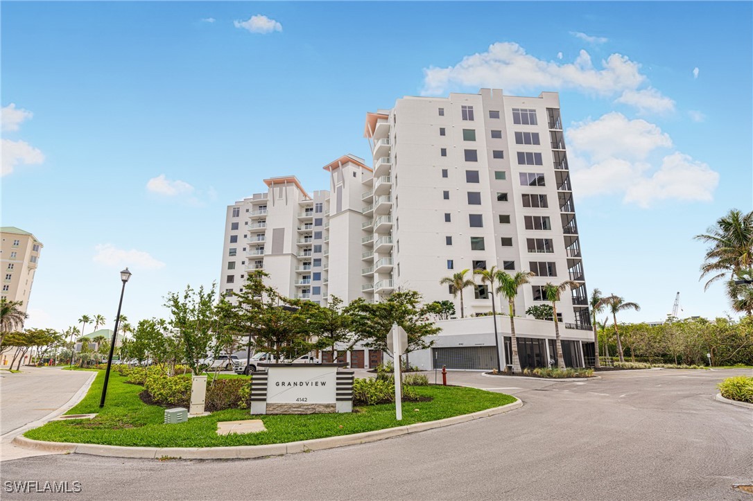 4142 Bay Beach Lane 904