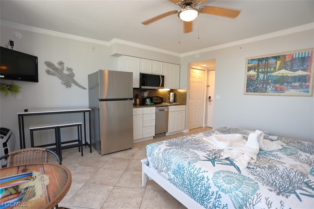 510 Estero Boulevard 304