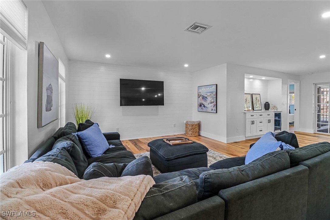 1823 Hurricane Harbor Lane