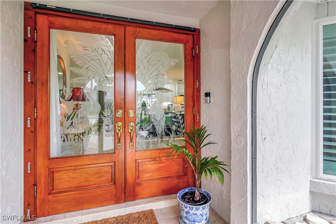 6086 Cocos Drive