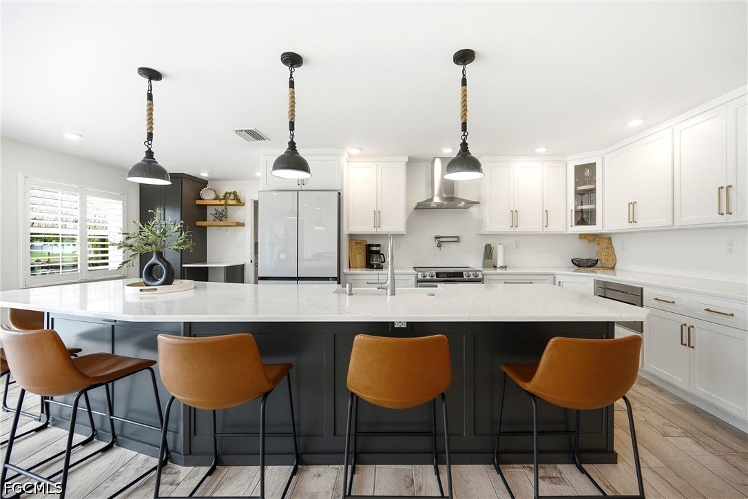 16 Sunview Boulevard