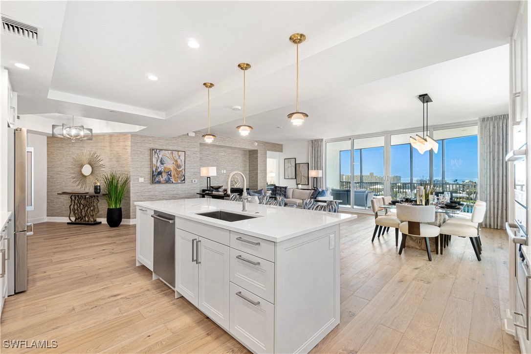 4142 Bay Beach Lane 606