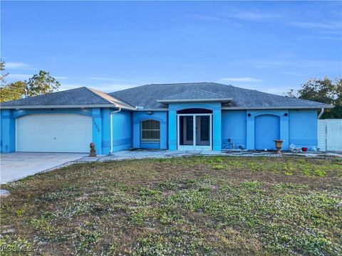 2402 E 14th Street Lehigh Acres FL 33972