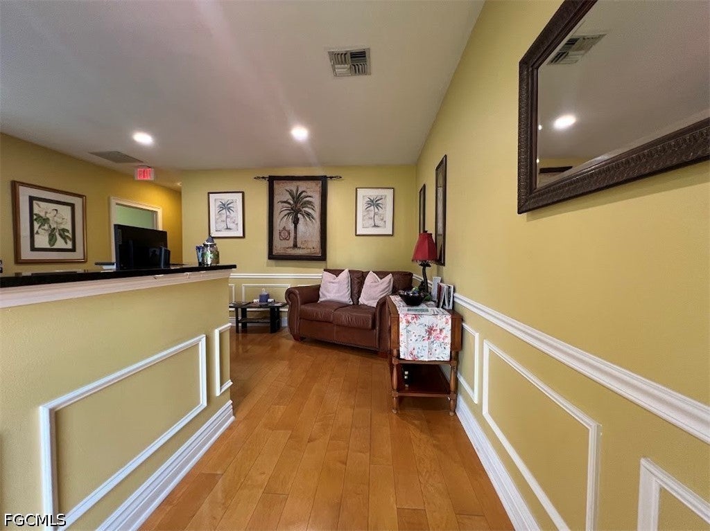 12611/613 New Brittany Boulevard
