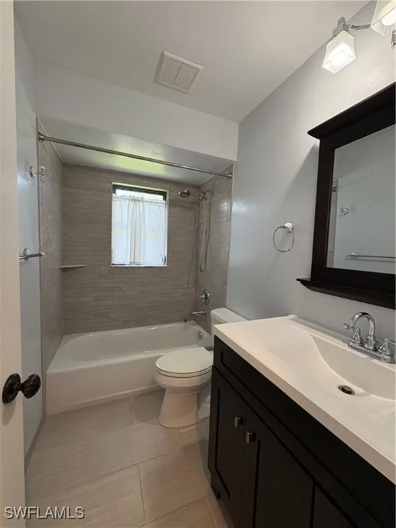 Naples, Florida 34109, United States, 3 Bedrooms Bedrooms, ,2 BathroomsBathrooms,Residential,Pending,213156