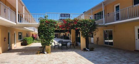548 Broad Avenue S 548 Naples FL 34102