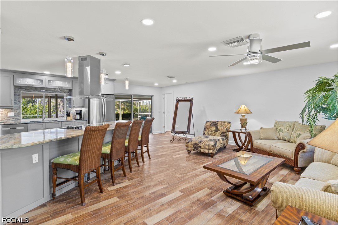 Sanibel, Florida, 33957, United States, 3 Bedrooms Bedrooms, ,2 BathroomsBathrooms,Residential,Active,2036366