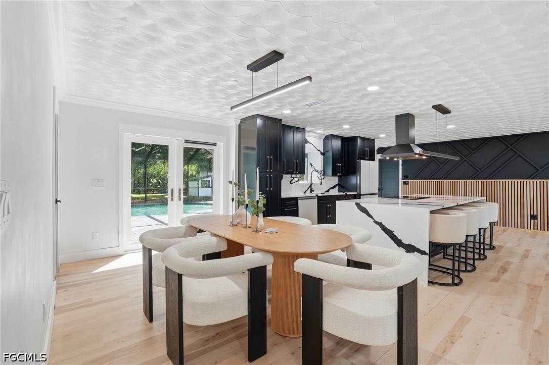 3931 W Riverside Drive