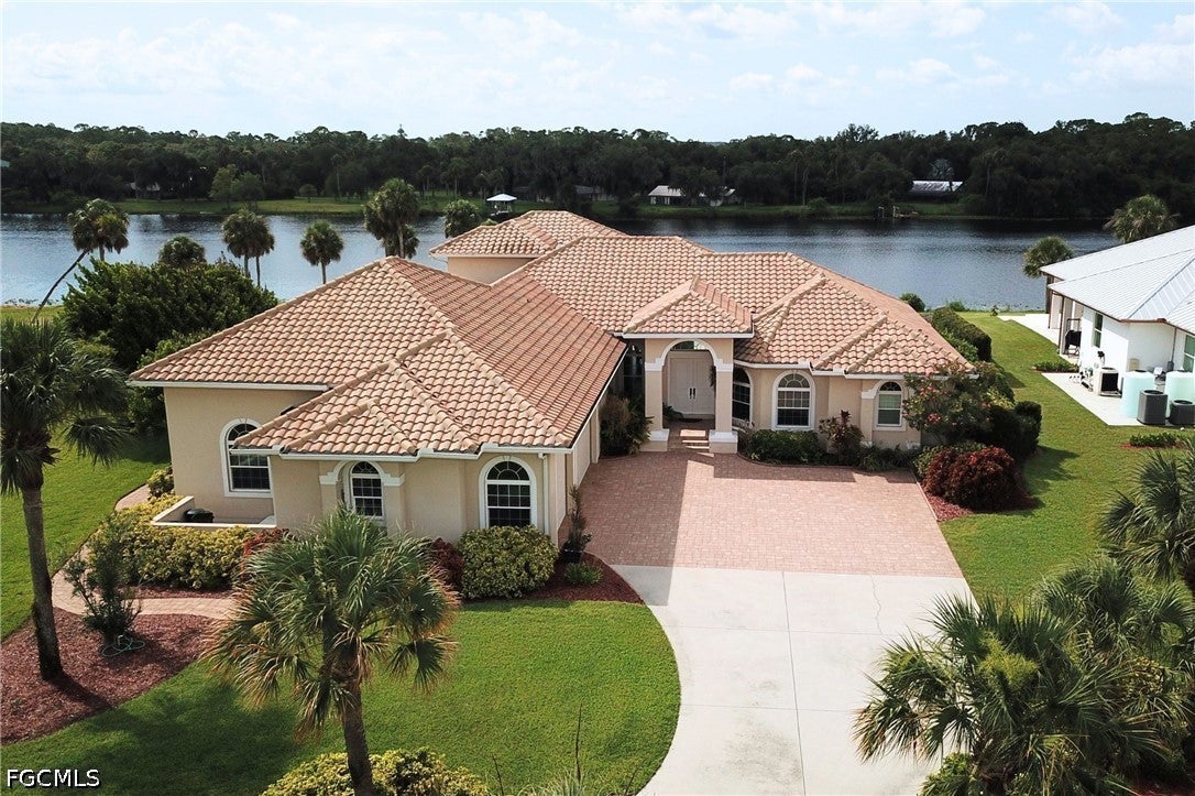 2504 Caloosa Shores Drive