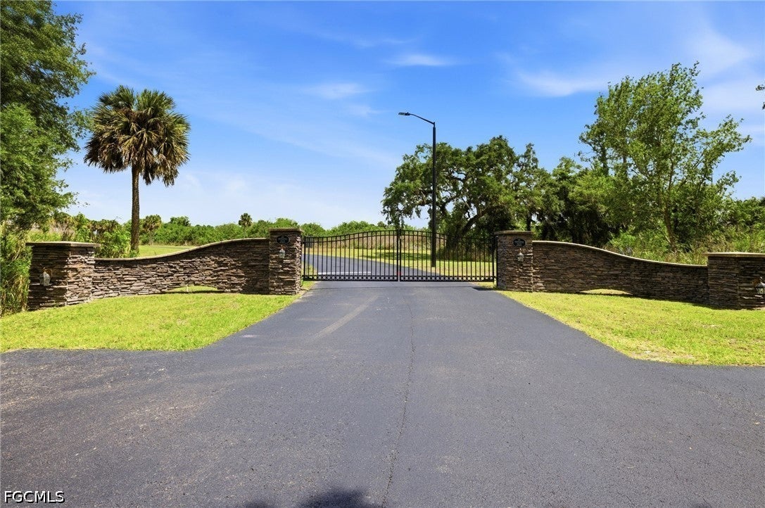 2504 Caloosa Shores Dr, Labelle, FL, 33935, USA, 3 Bedrooms Bedrooms, ,2 BathroomsBathrooms,Residential,Active,2504 Caloosa Shores Dr,2026018613