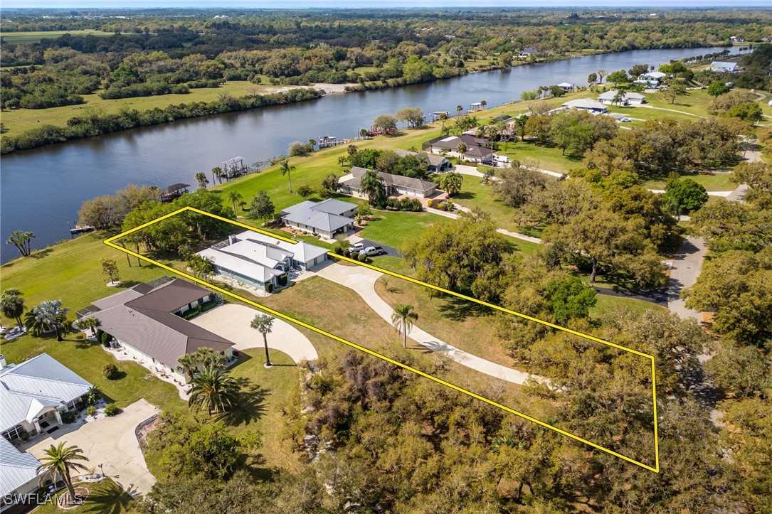 1261 Riverbend Drive
