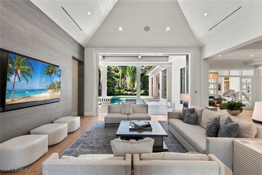 810 Bentwood Drive