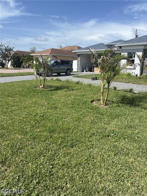 Tiny photo for 908 NE 8th Place, Cape Coral, FL 33909 (MLS # 2026039316)