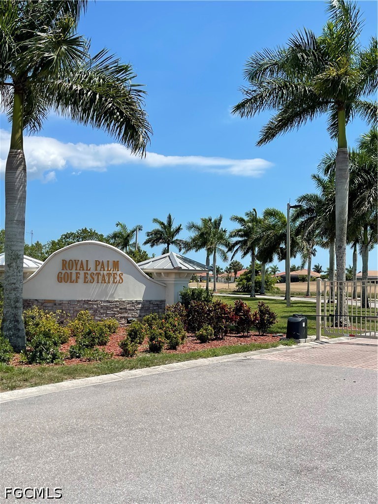 18529 Royal Hammock Boulevard