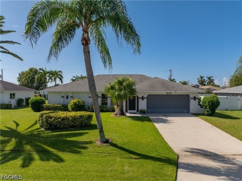 Photo of 606 SE 15th Street, Cape Coral, FL 33990 (MLS # 2026038278)