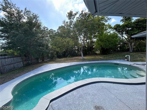 Tiny photo for Fort Myers, FL 33907 (MLS # 2026019103)