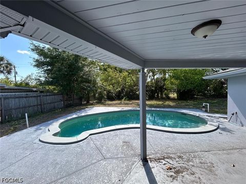 Tiny photo for Fort Myers, FL 33907 (MLS # 2026019103)