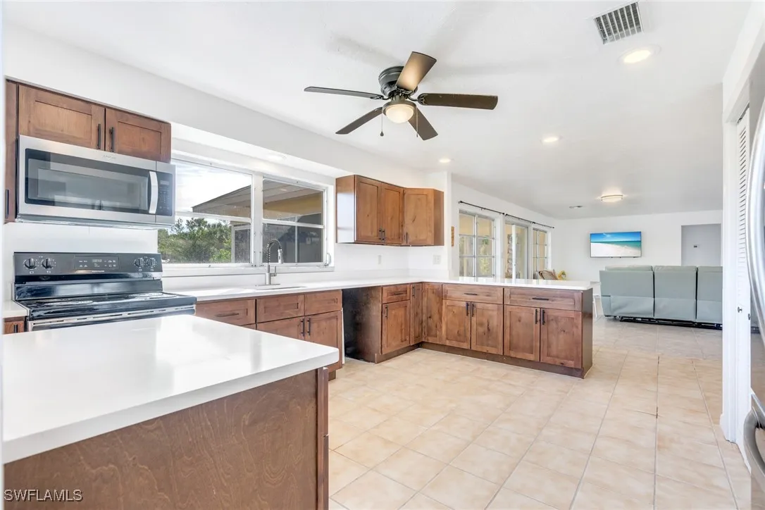 Sanibel, Florida 33957, United States, 3 Bedrooms Bedrooms, ,2 BathroomsBathrooms,Residential,Active,20855