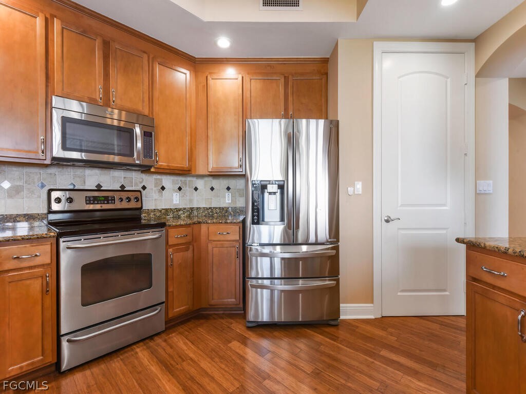 2104 W 1st Street 2304