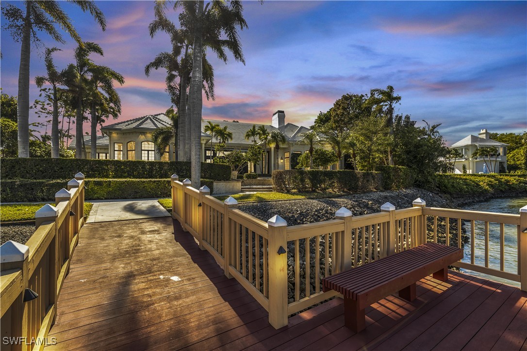 899 Nelsons Walk