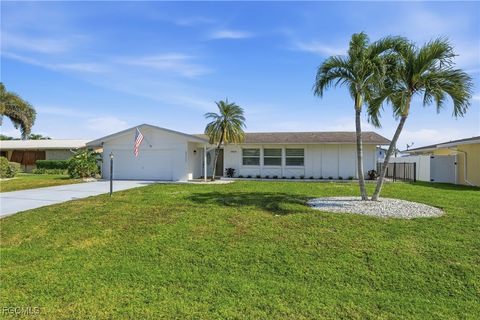 2711 SE 18th Court Cape Coral FL 33904