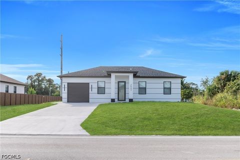 2803 1st Street W Lehigh Acres FL 33971