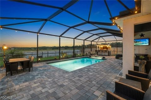 18821 Shimmer Dawn Court North Fort Myers FL 33917