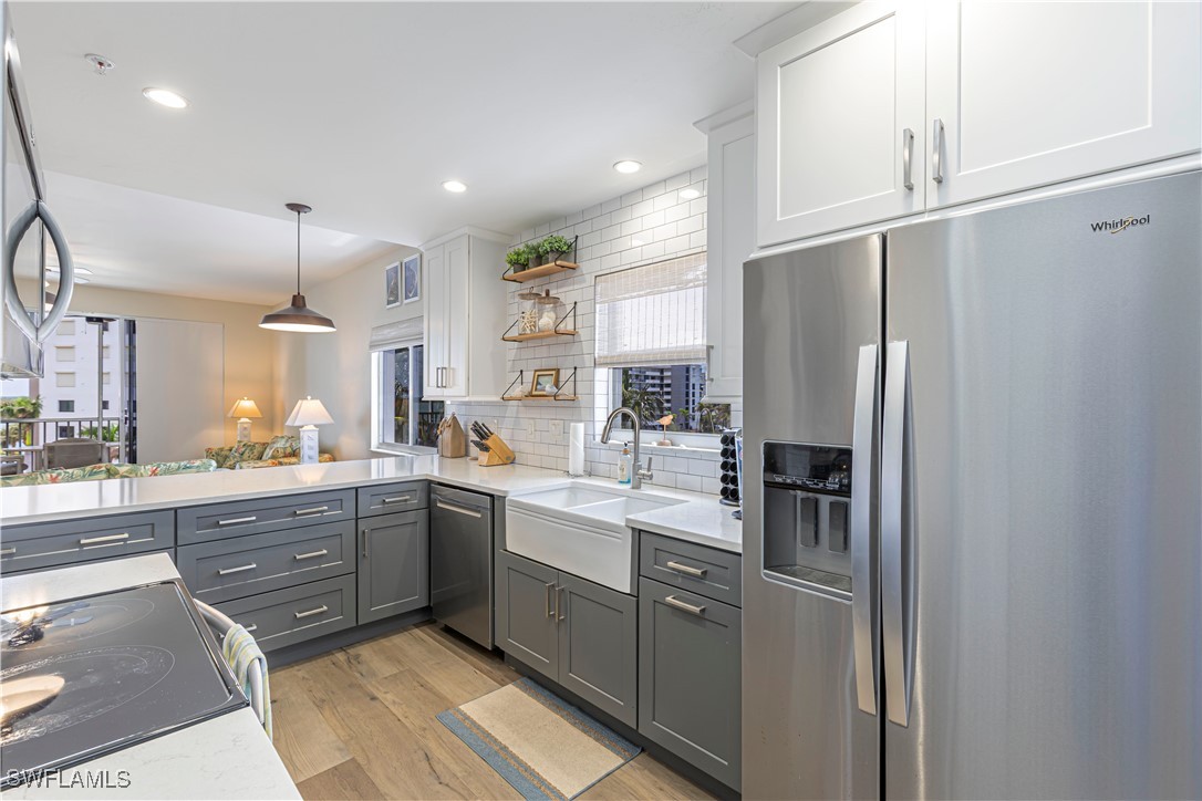 4321 Bay Beach Lane 634