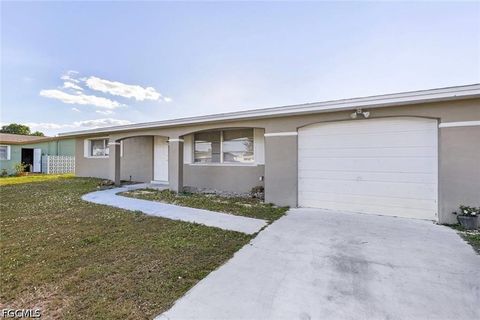Tiny photo for 211 S Lake Drive, Lehigh Acres, FL 33936 (MLS # 2026031068)