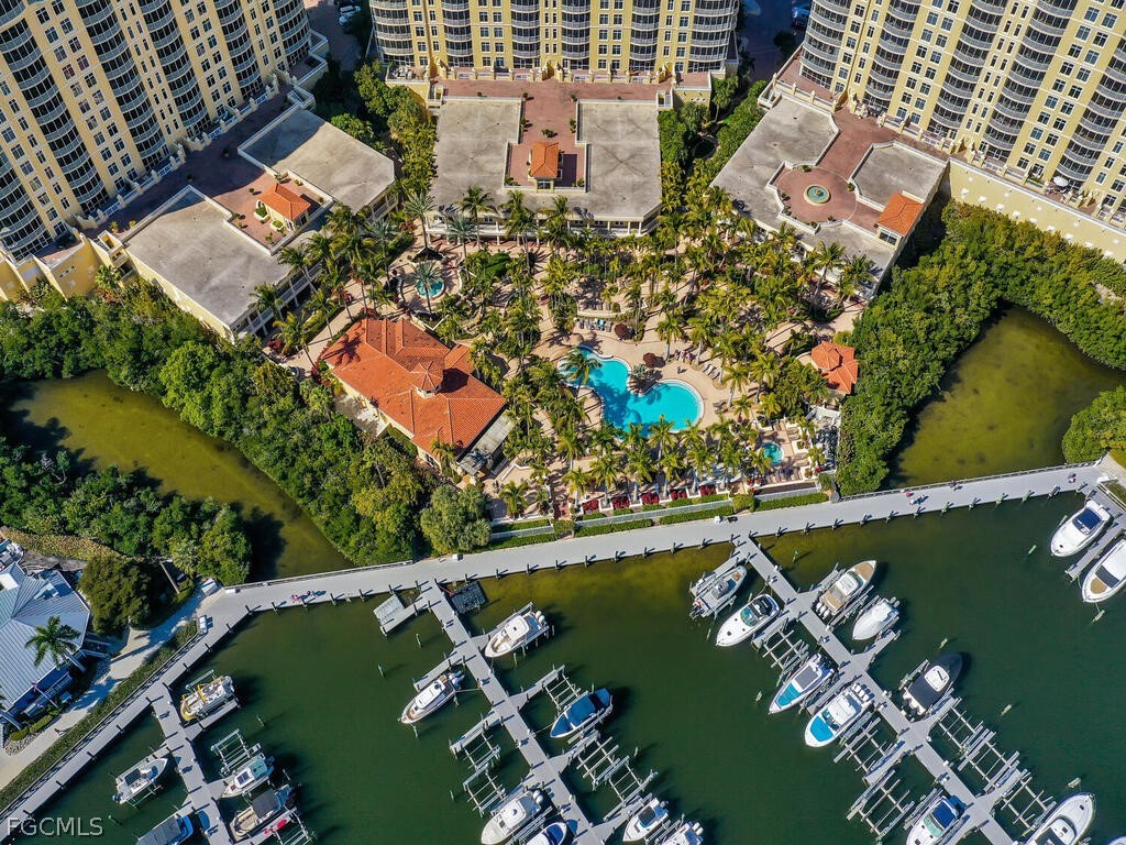 6061 Silver King Boulevard 106