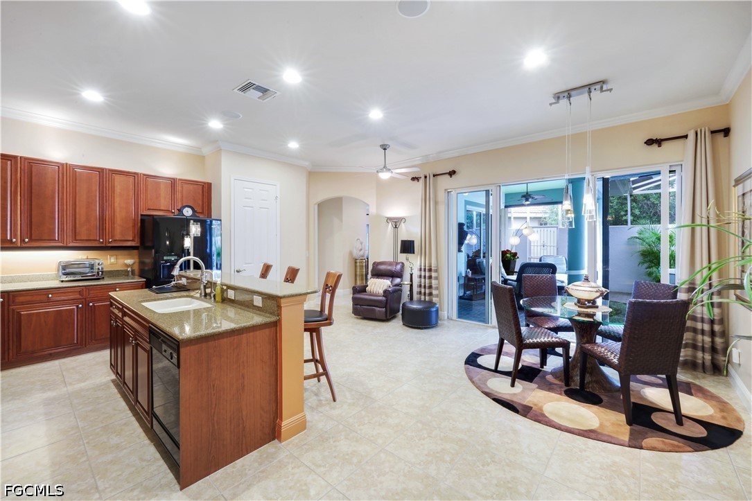 5661 Kensington Loop