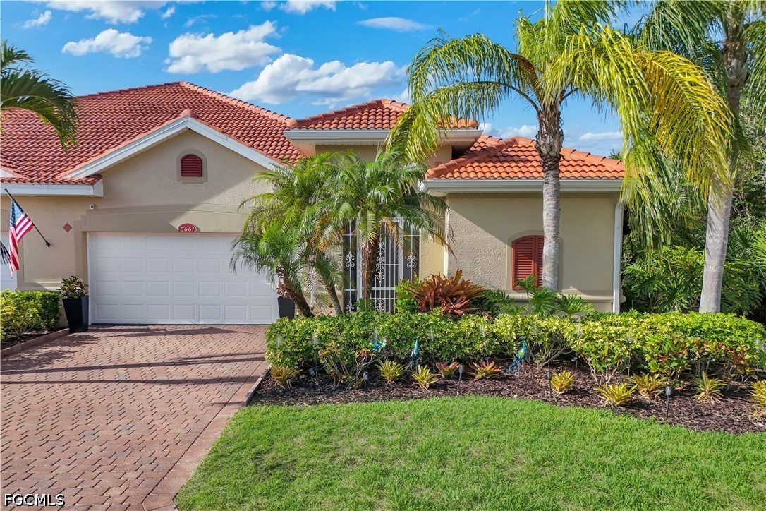 5661 Kensington Loop