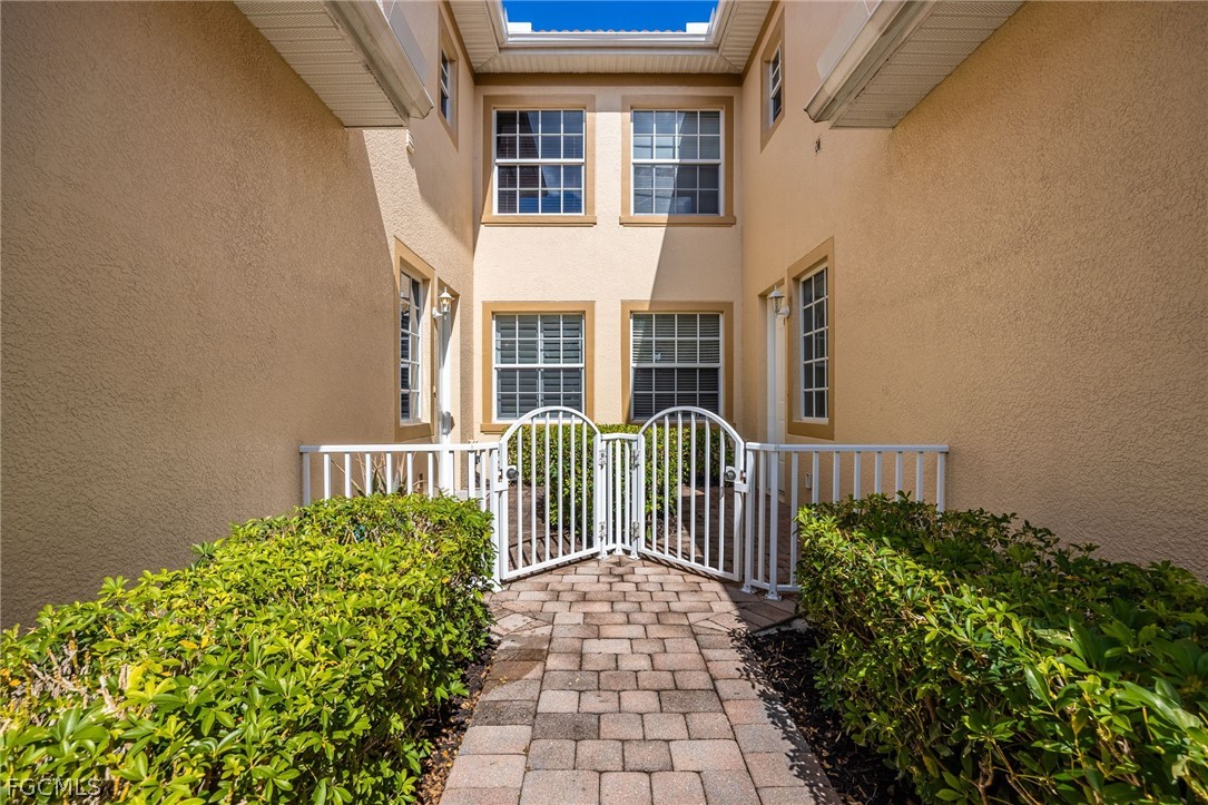 5550 Berkshire Drive 202