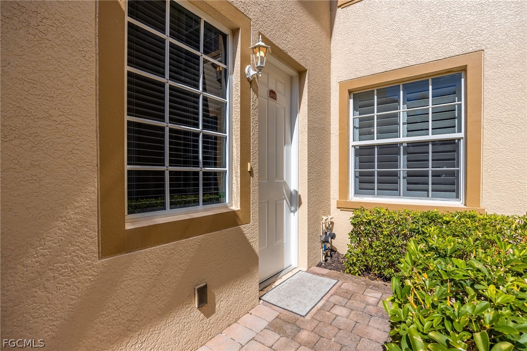 5550 Berkshire Drive 202